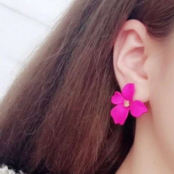Beautiful Pink Flower Earrings - Picture 2 of 2